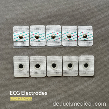 Medizinische Brustprüfung EKG Elektrodenentsorgung